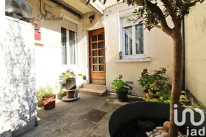 Apartment at Issy-les-Moulineaux (92130)