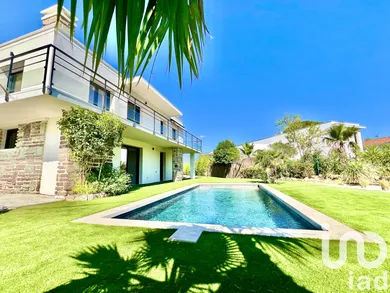 Maison à Saint-Raphaël (83700)