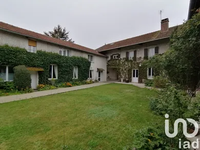 Mansion in Sainte-Marie-du-Lac-Nuisement (51290)