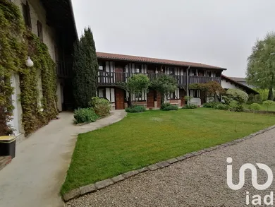Mansion in Sainte-Marie-du-Lac-Nuisement (51290)