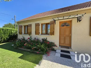 Traditional house in Eaux-Puiseaux (10130)