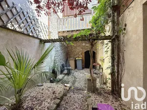 Building at Nonancourt (27320)