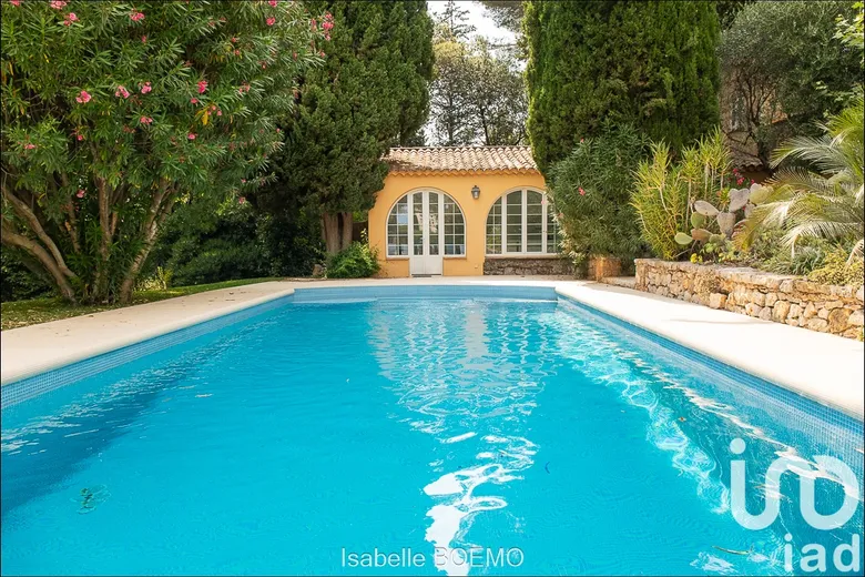 Maison 9 pièces 360 m² · à Antibes · 360 m² · 3 300 000 €