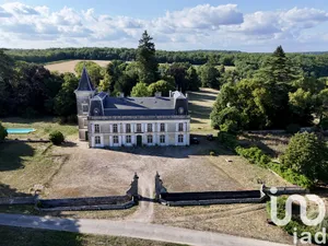 Castle at La Couronne (16400)