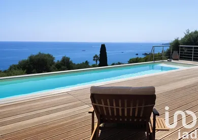 Maison à Saint-Raphaël (83530)