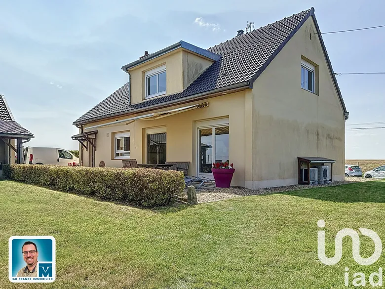 Maison 8 pièces 143 m² · à Favières · 143 m² · 237 500 €