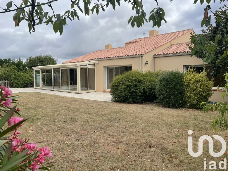 Maison 6 pièces 200 m² · à Notre-Dame-de-Riez · 200 m² · 328 200 €
