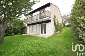Maison de ville à Orgeval (78630)