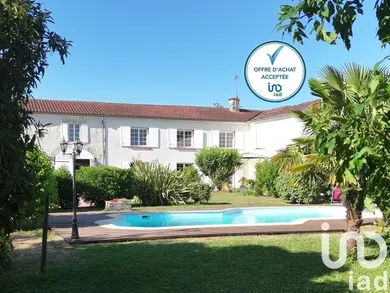 Mansion at Saint-Laurent-de-Cognac (16100)