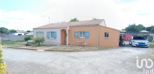House at Aizenay (85190)