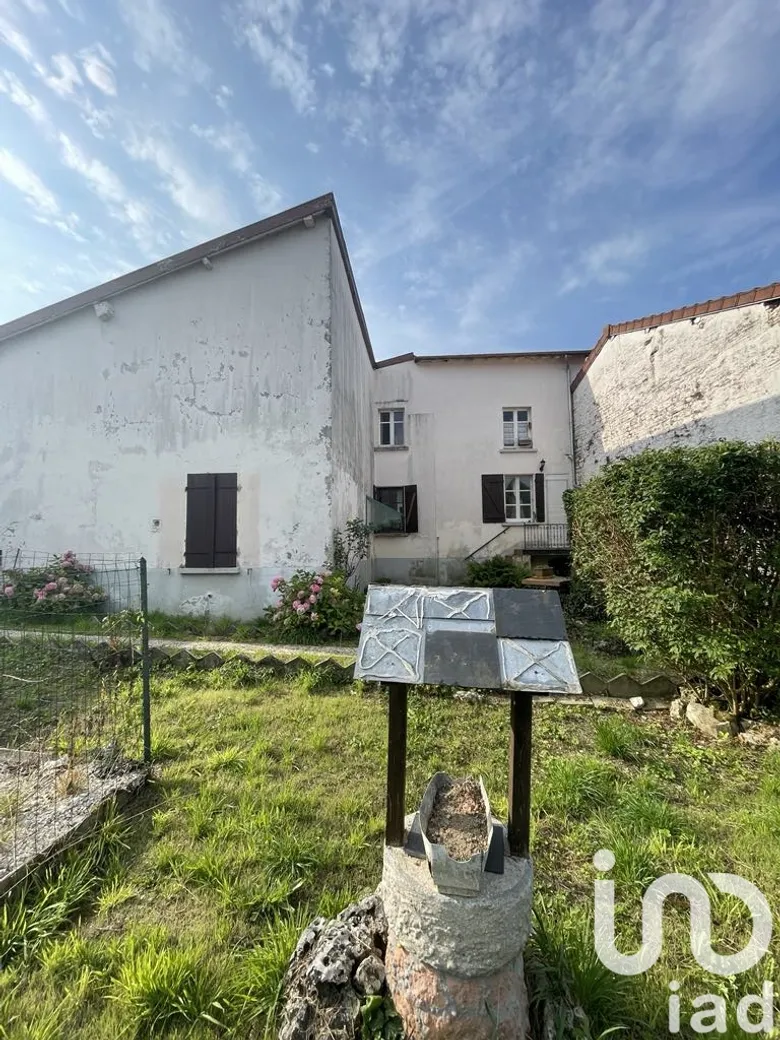 Maison 7 pièces 175 m² · à Poissons · 175 m² · 35 000 €