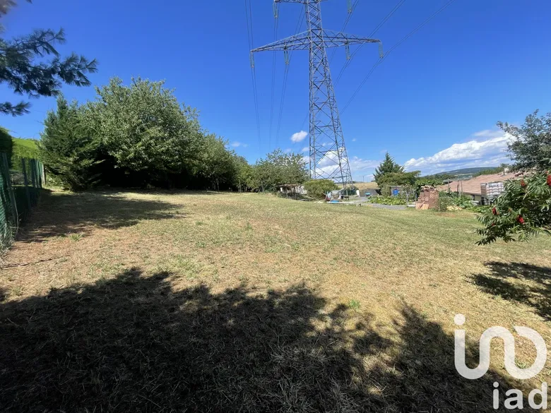 Terrain 1096 m² · à La Chapelle-Villars · 81 000 €