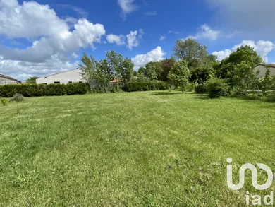 Terrain à bâtir à Marigny (79360)