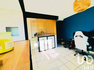 Apartment in Saint-Cyr-sur-Loire (37540)