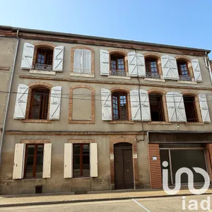 Building at Beaumont-de-Lomagne (82500)