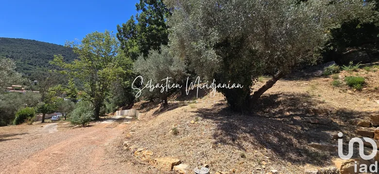 Terrain 140 m² · à Solliès-Toucas · 140 m² · 209 000 €