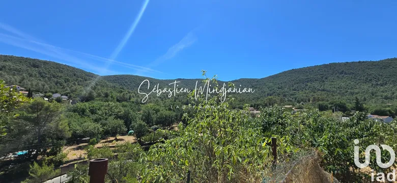 Terrain 100 m² · à Solliès-Toucas · 100 m² · 209 000 €