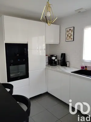 Townhouse in Saint-Denis-de-Pile (33910)
