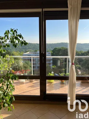 Apartment at Jouy-en-Josas (78350)