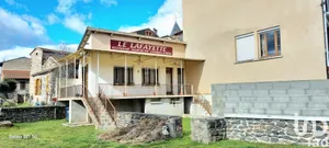 Building at Chavaniac-Lafayette (43230)