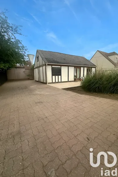 House at Gargenville (78440)