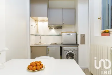 Apartment in Paris (75016)