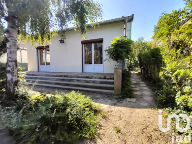 Maison traditionnelle à Champs-sur-Marne (77420)