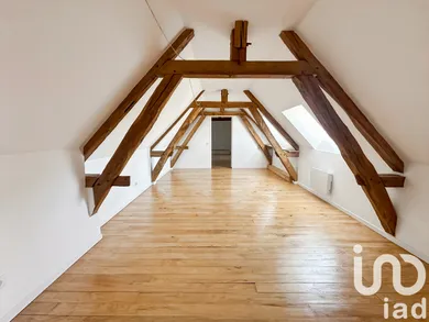 Immeuble à Villeneuve-l'Archevêque (89190)