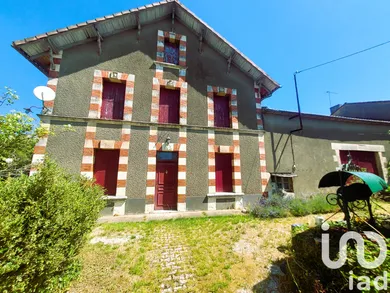Maison de village à Écuras (16220)