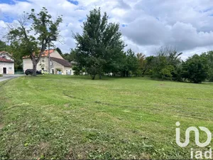 Terrain à bâtir à LISLE (24350)