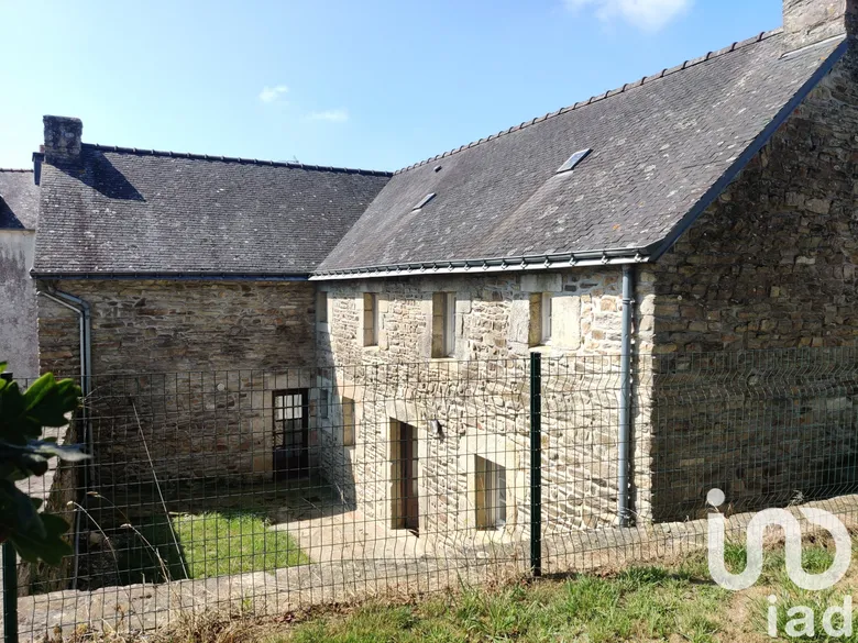 Maison 6 pièces 177 m² · à Locunolé · 177 m² · 197 500 €