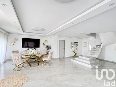 Maison à Sainte-Eulalie (33560)