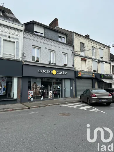 Building at Hirson (02500)