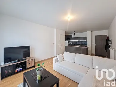 Apartment at Grisy-Suisnes (77166)