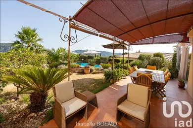 Traditional house at Tanneron (83440)