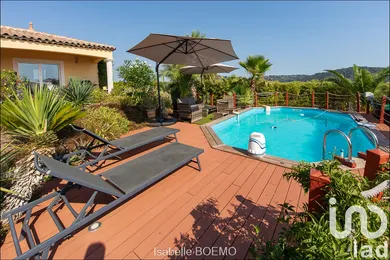 Traditional house at Tanneron (83440)