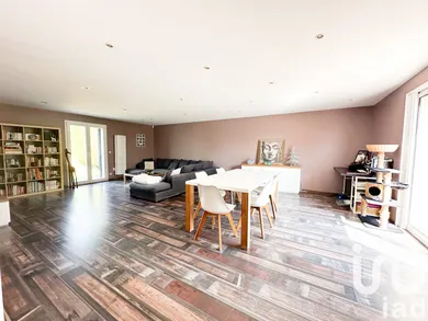 Detached house in Lizy-sur-Ourcq (77440)