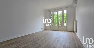 Apartment in Thiais (94320)