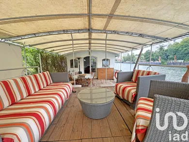 Barge in Villeneuve-la-Garenne (92390)