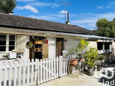 Park home in Aulnay-sur-Mauldre (78126)