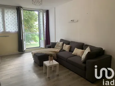 Apartment in Saint-Jean-le-Blanc (45650)