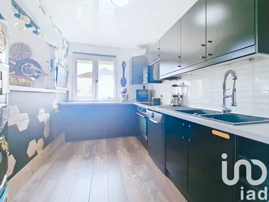 Apartment in Ozoir-la-Ferrière (77330)