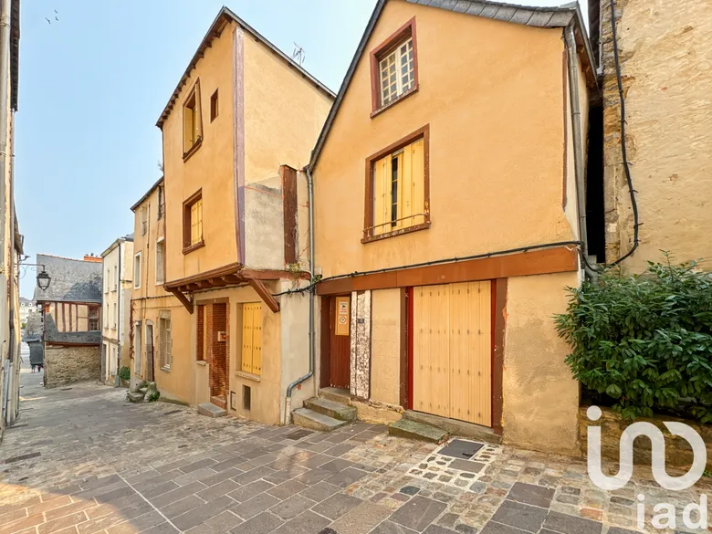 Immeuble 2 pièces 165 m² · à Laval · 165 m² · 310 000 €