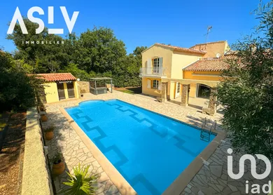 Architectural house at Six-Fours-les-Plages (83140)