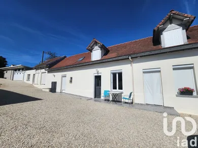 Longere in Chennegy (10190)