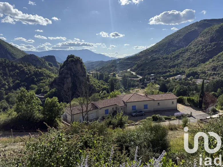 Maison 5 pièces 143 m² · à Barret-de-Lioure · 143 m² · 479 000 €