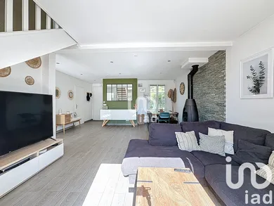 House at Mennecy (91540)