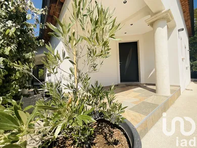 Architectural house in Toulon (83200)