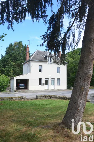 Immeuble à Chambon-sur-Voueize (23170)