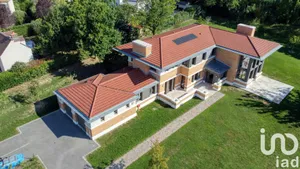 Architectural house at Magny-le-Hongre (77700)